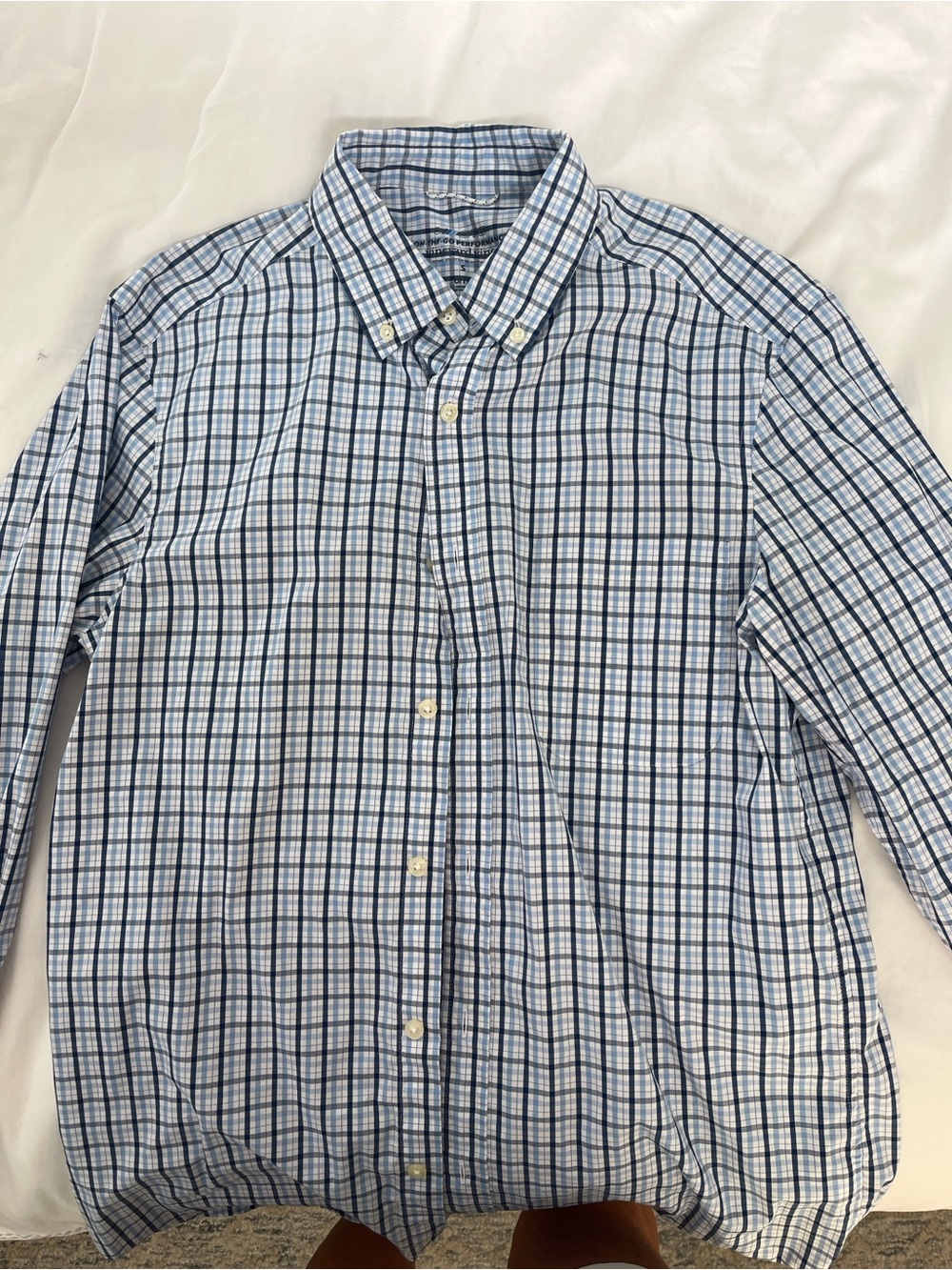 Vineyard Vines Men’s Blue and White Plaid Button-Down Shirt On The Go Performanc
